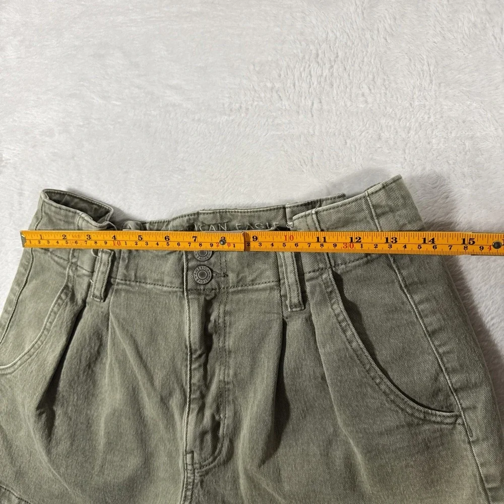 American Eagle Women's 6 Green Gray‎ Shorts Stretch Cotton Blend